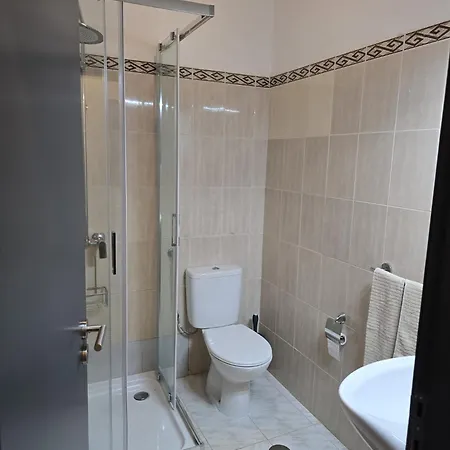 ゲストハウス Al Moniz 3*