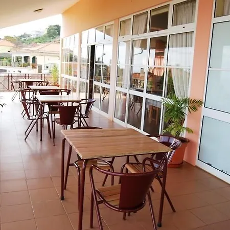Al Moniz Pensionat 3*
