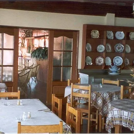 Al Moniz 3* Água de Pena