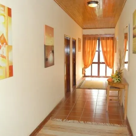 Al Moniz 게스트하우스 3*