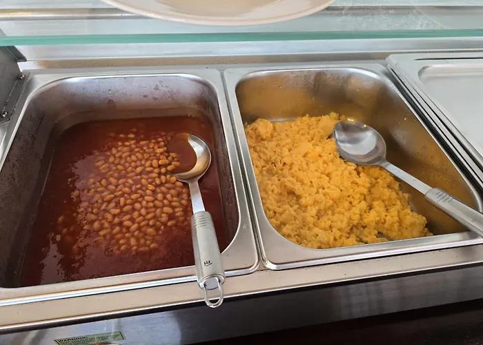 Al Moniz Guest house 3*