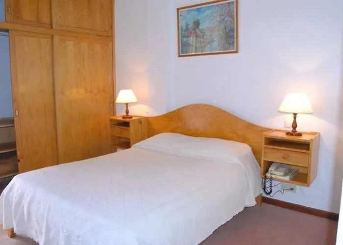 Al Moniz Guest house