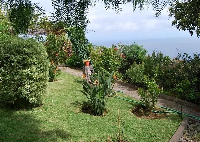 Al Moniz 3* Água de Pena