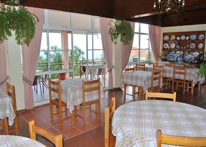 Al Moniz 3* Água de Pena