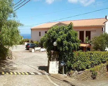 Al Moniz Guest house