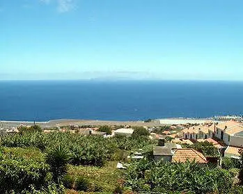 Al Moniz Guest house